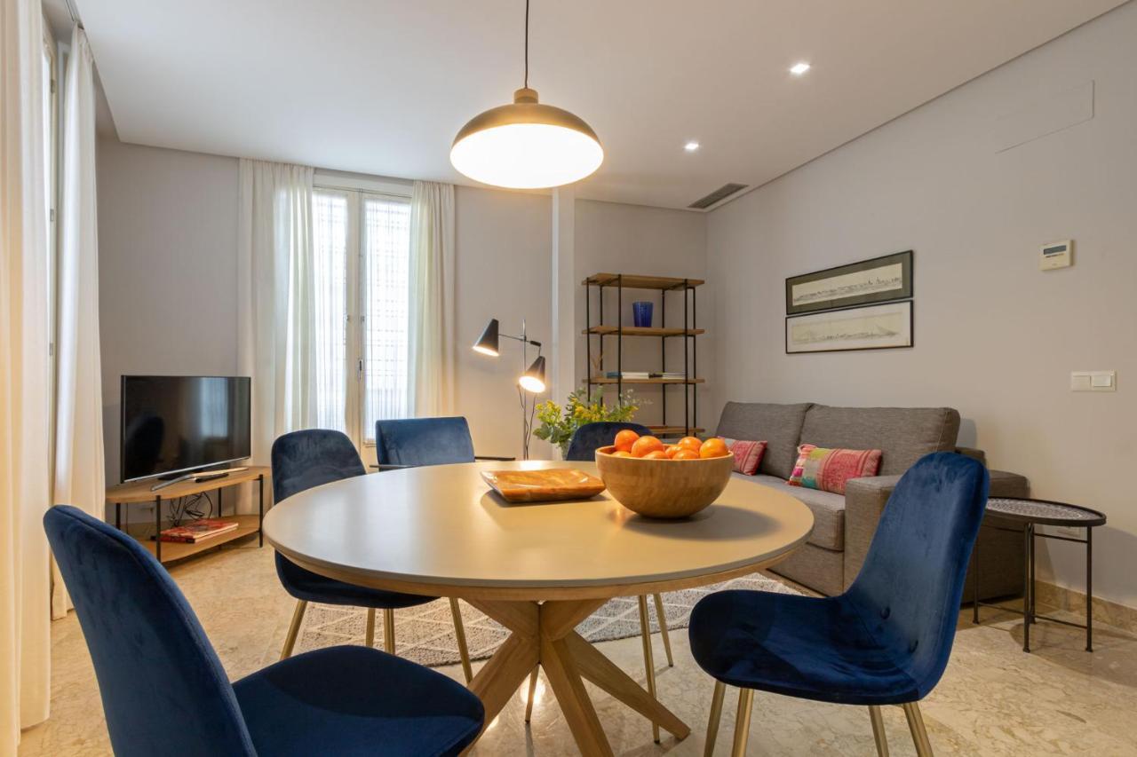 Appartement Alkazar Gardens Old Town 6 Pax à Séville Extérieur photo