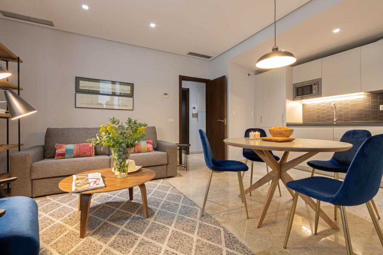 Appartement Alkazar Gardens Old Town 6 Pax à Séville Extérieur photo