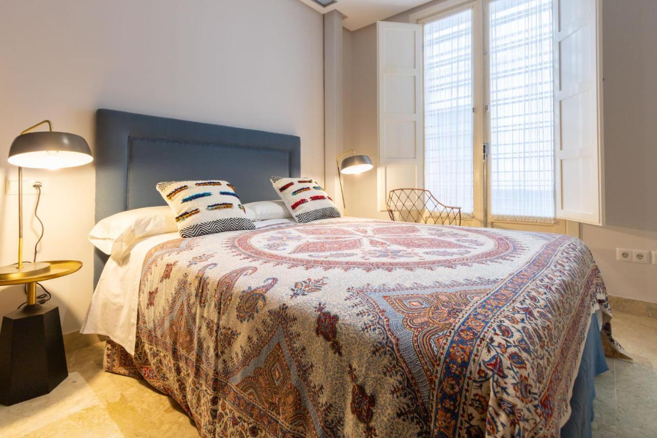 Appartement Alkazar Gardens Old Town 6 Pax à Séville Extérieur photo