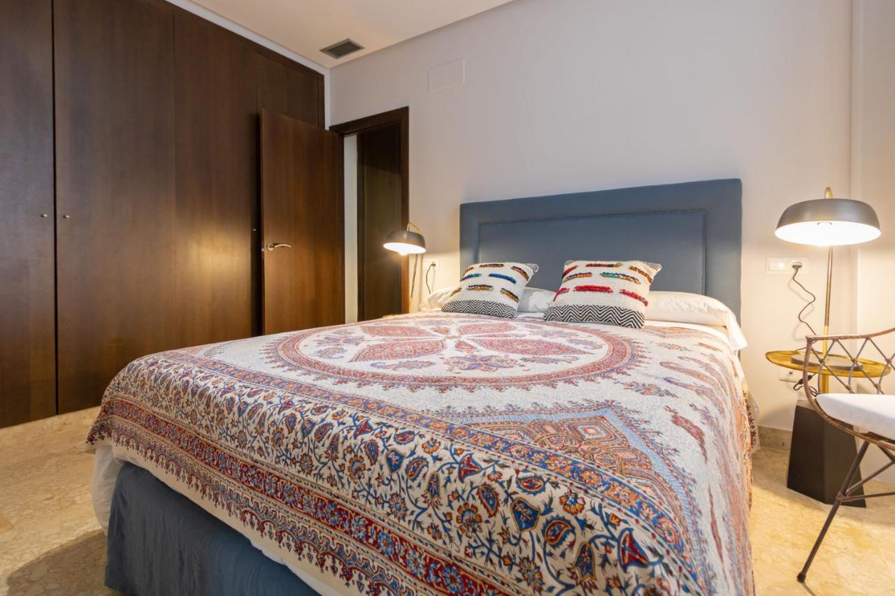 Appartement Alkazar Gardens Old Town 6 Pax à Séville Extérieur photo